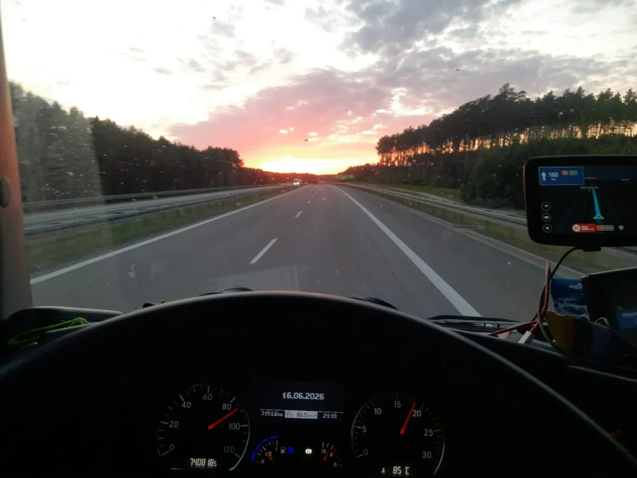 2026/06/66145/1782037683_2459.webp
