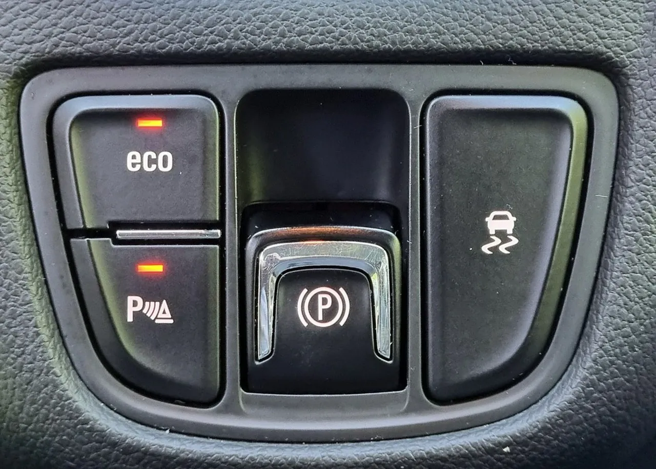 2026/06/82706/1782396727_573.webp